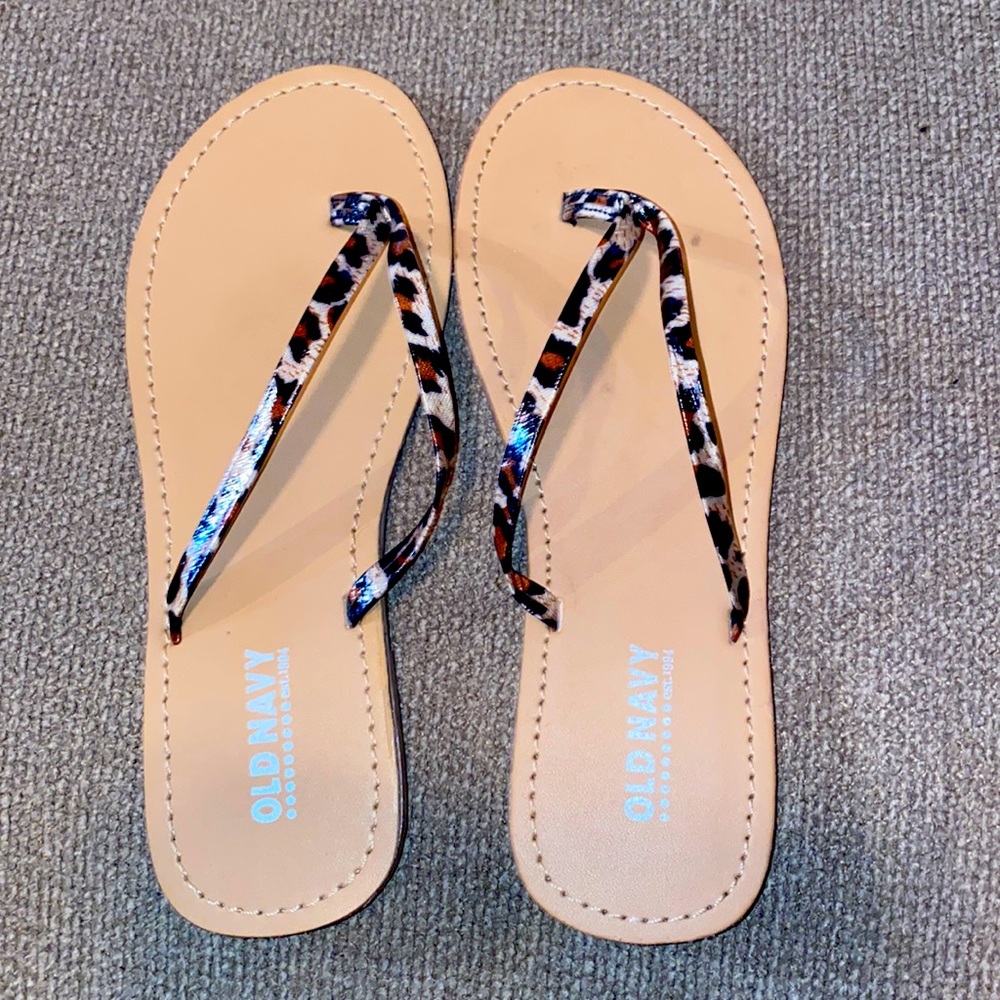 Old Navy animal print flip flop